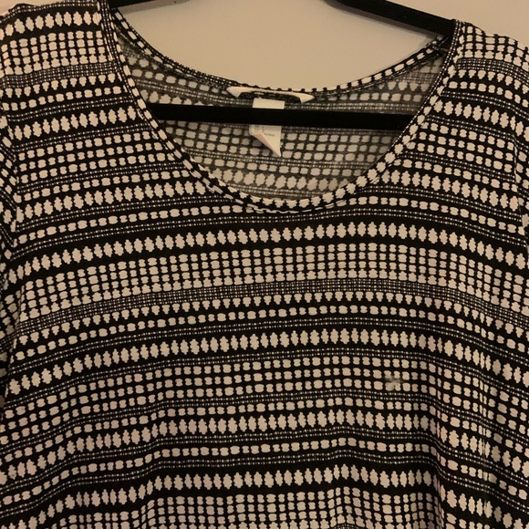 H&M T shirt - Picture 2 of 4